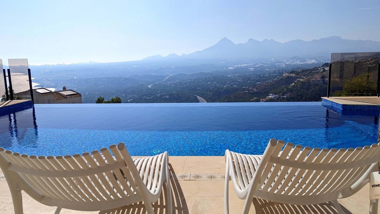 Buy Villa in Mascarat - Altea