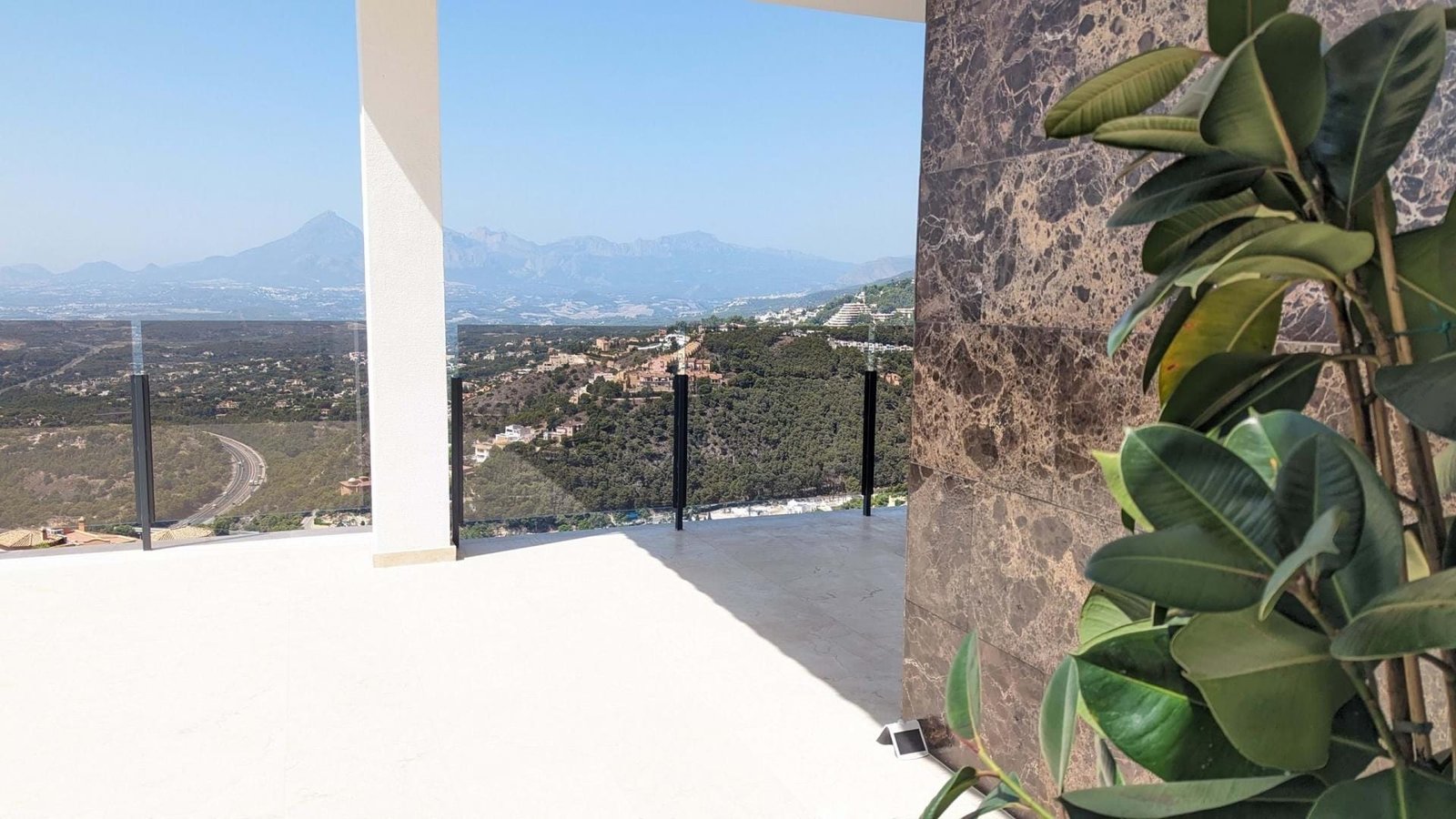 Buy Villa in Mascarat - Altea