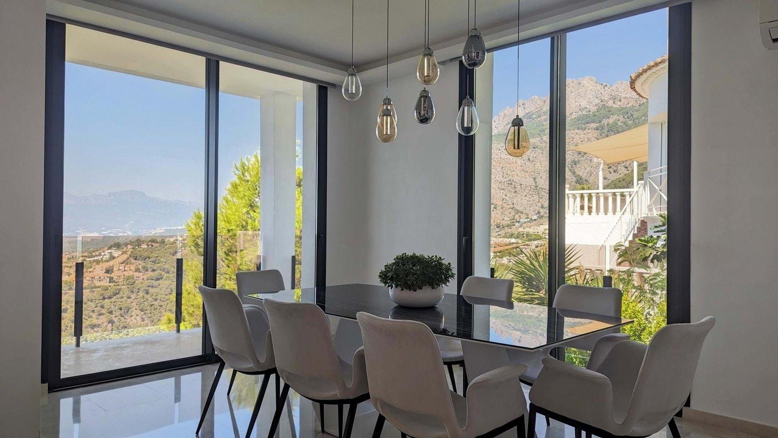 Buy Villa in Mascarat - Altea