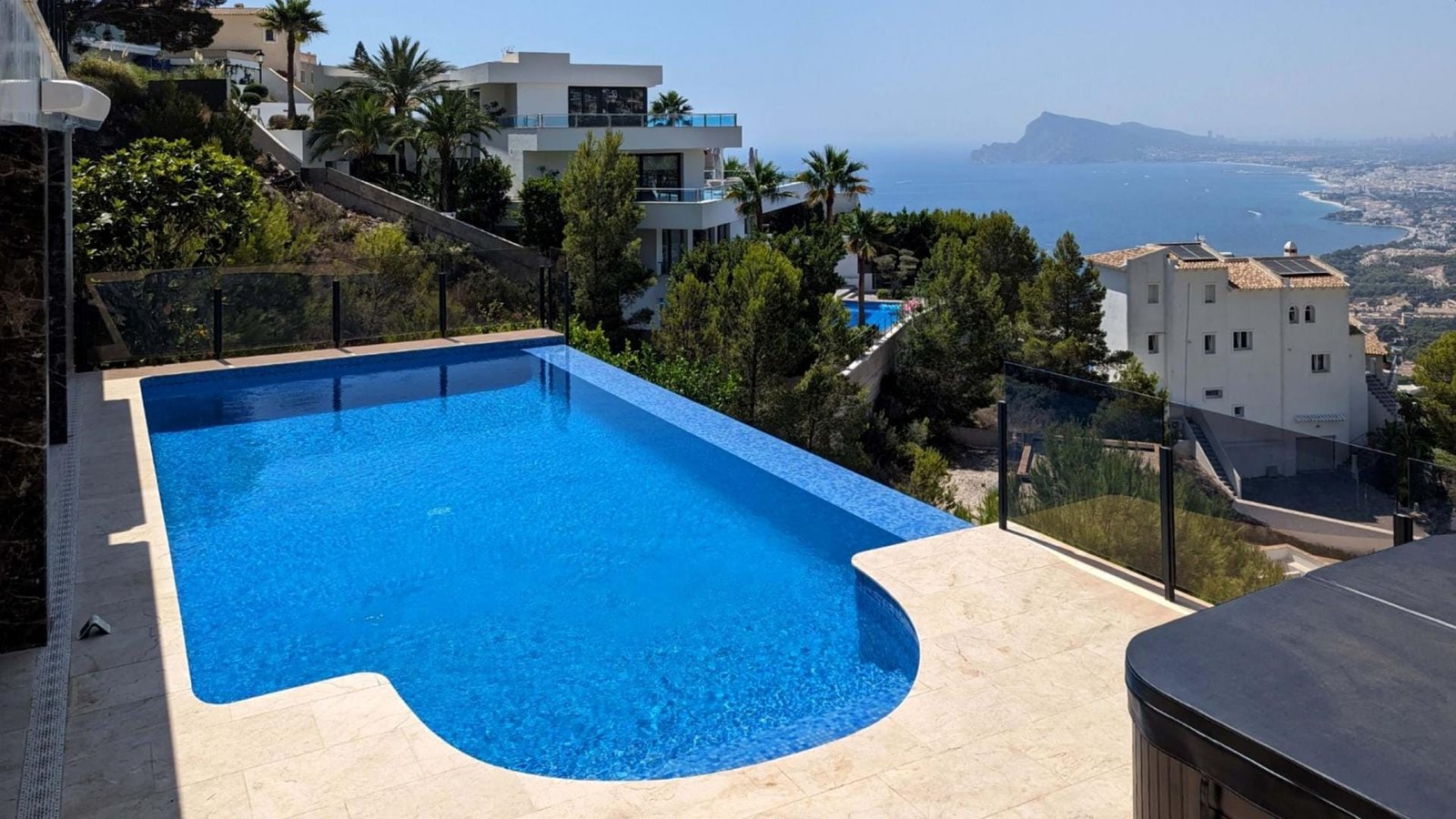 Buy Villa in Mascarat - Altea